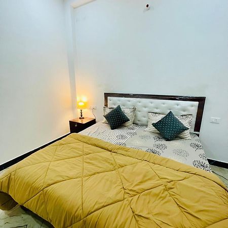 Amrita Residency Villa Varanasi Dış mekan fotoğraf
