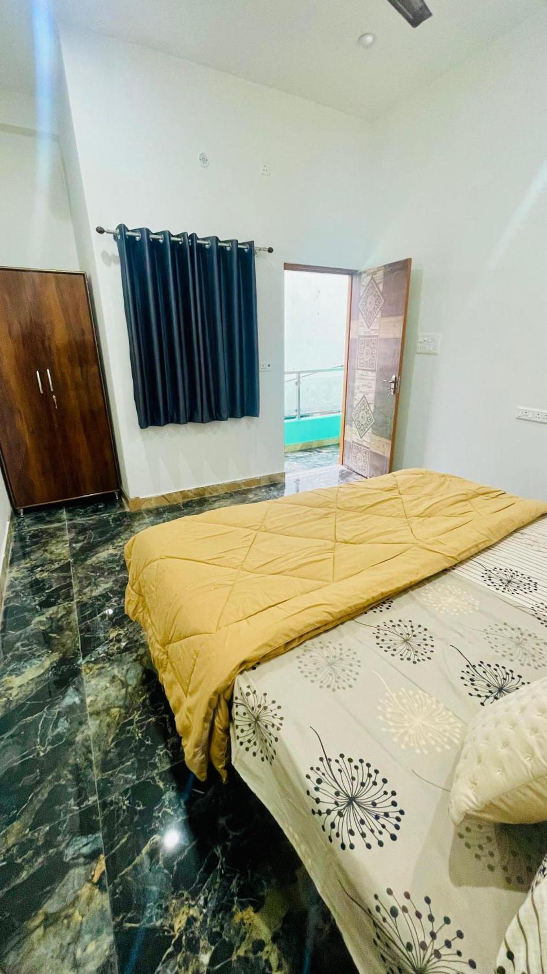 Amrita Residency Villa Varanasi Dış mekan fotoğraf