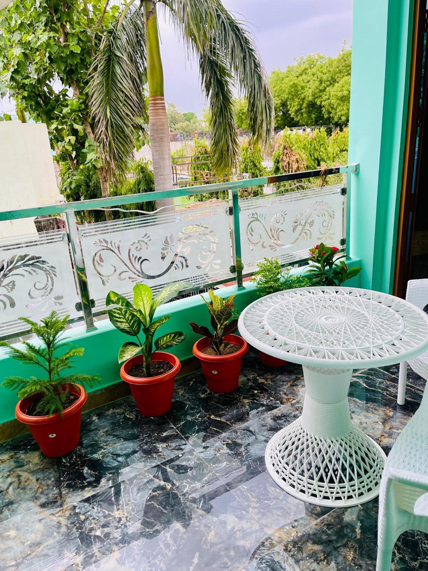 Amrita Residency Villa Varanasi Dış mekan fotoğraf